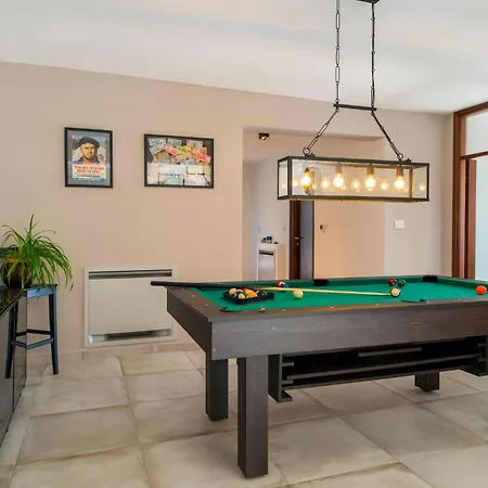 Gorgeous In With House Sea View Holiday home