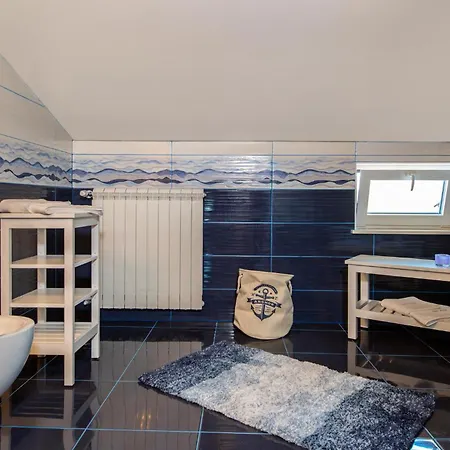 Gorgeous In With House Sea View Holiday home